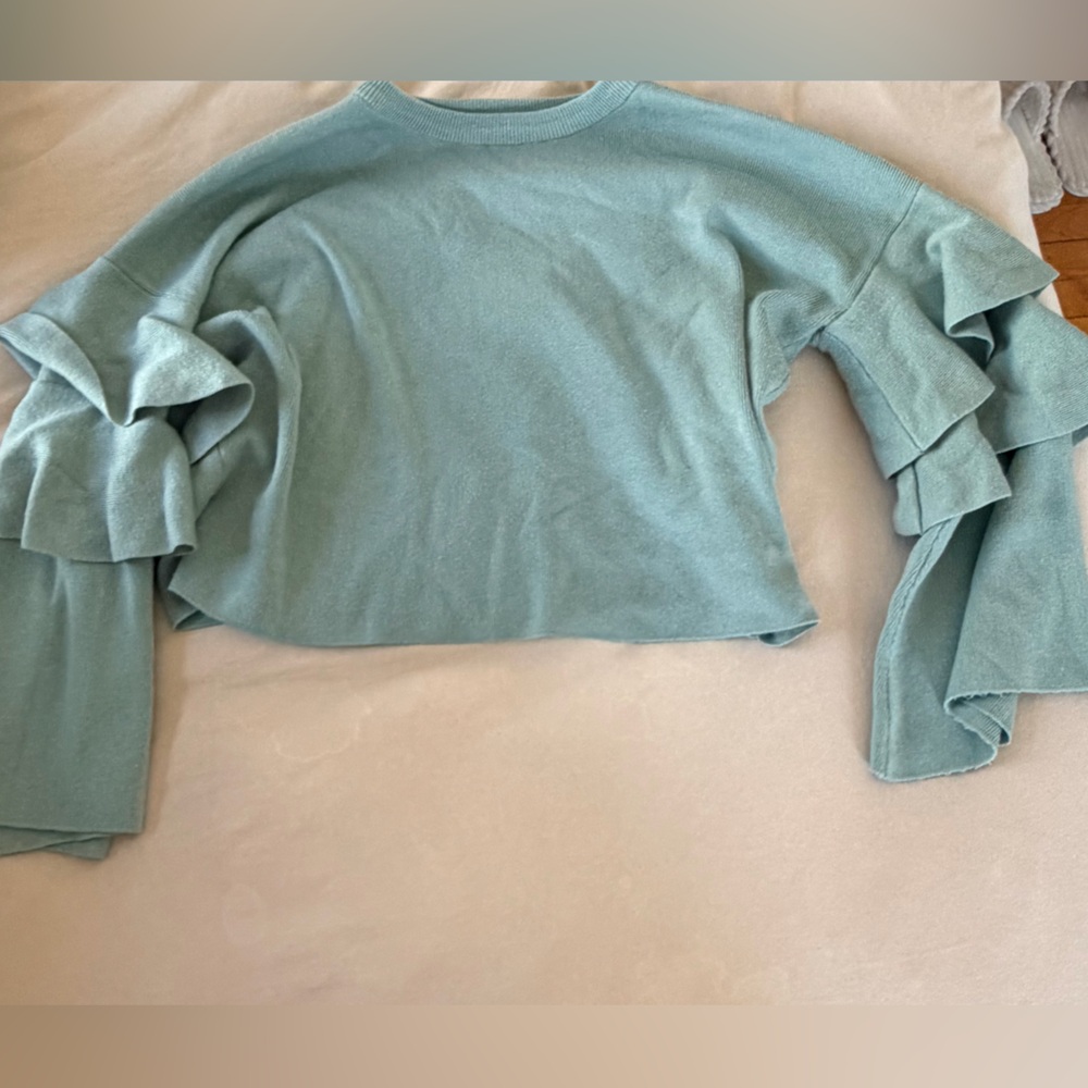 Light Sage Green Cropped Knit Sweater with Flared Sleeves